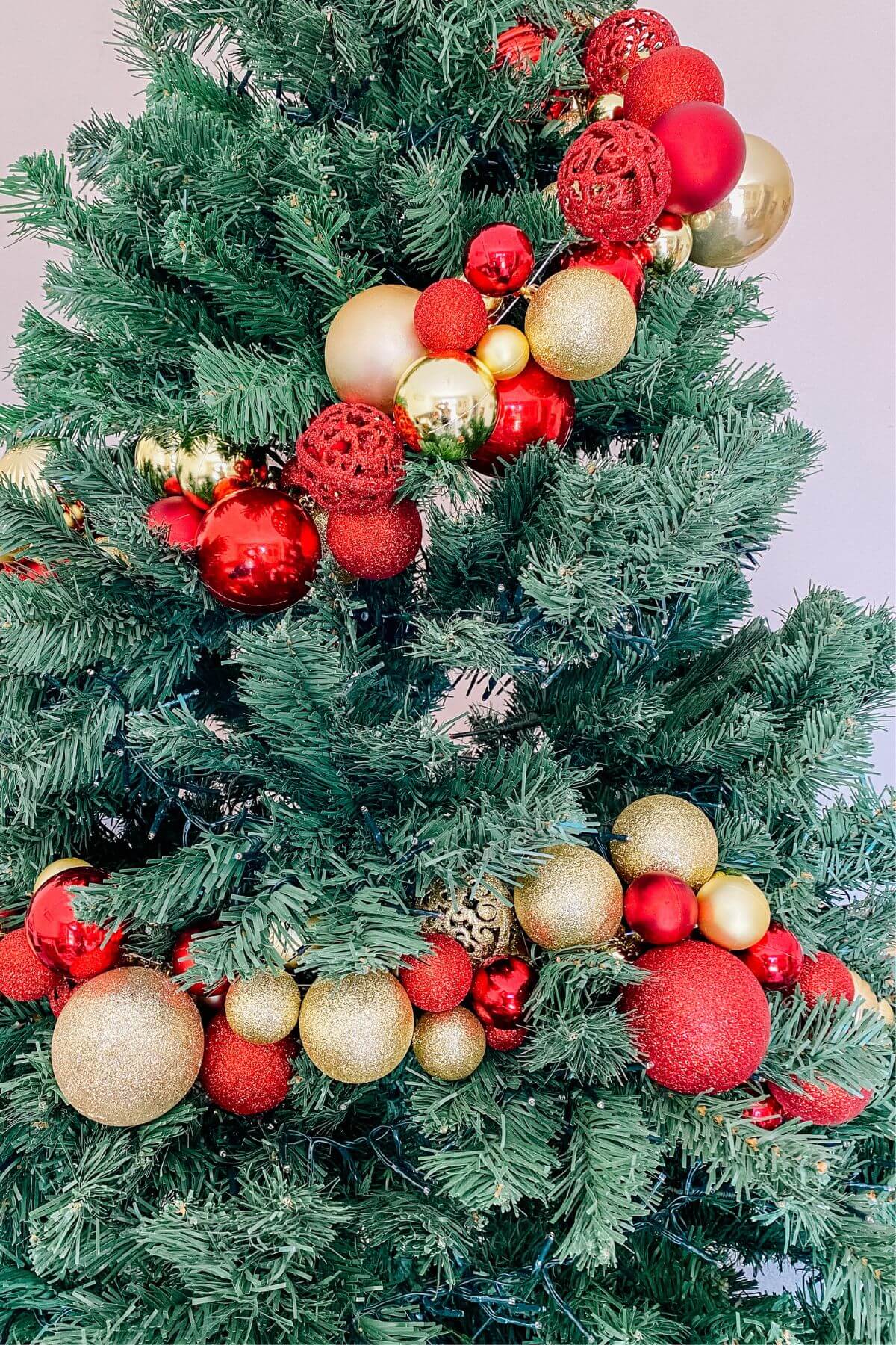 garland in christmas tree