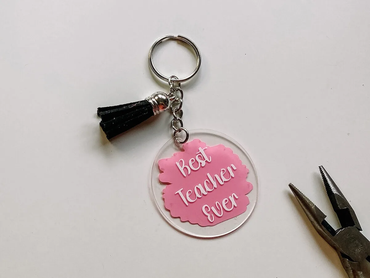 finishing off the personalised teacher gift keyring.